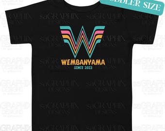 ¡Qué Wemby! Camiseta con los colores de la Fiesta de San Antonio - Edición Spurs - Para niños pequeños