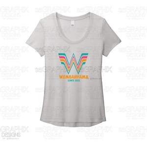 Quel Wemby ! T-shirt San Antonio Fiesta Colors - Édition Spurs | Col rond pour femmes image 3