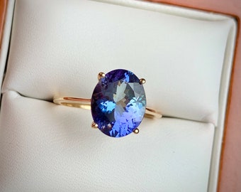 4.79 Ct Bi Color AAAA Tansanit, 14K Gelbgold Damenring. Größe US 8.5, UK Q 1/2.