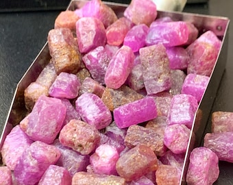 Cristal de rubí natural, un cristal de rubí, tamaño promedio 14mm, 9mm, 7mm.