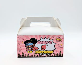 Scatola regalo personalizzata rosa a tema supereroi per feste / Scatola per dolcetti di compleanno a tema fumetti per bambine e bambini / Scatola per feste per bambini con nome ed età personalizzati