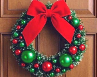 Miniature Dollhouse Wreath Red/Green Traditional Christmas. Scale 1:12.
