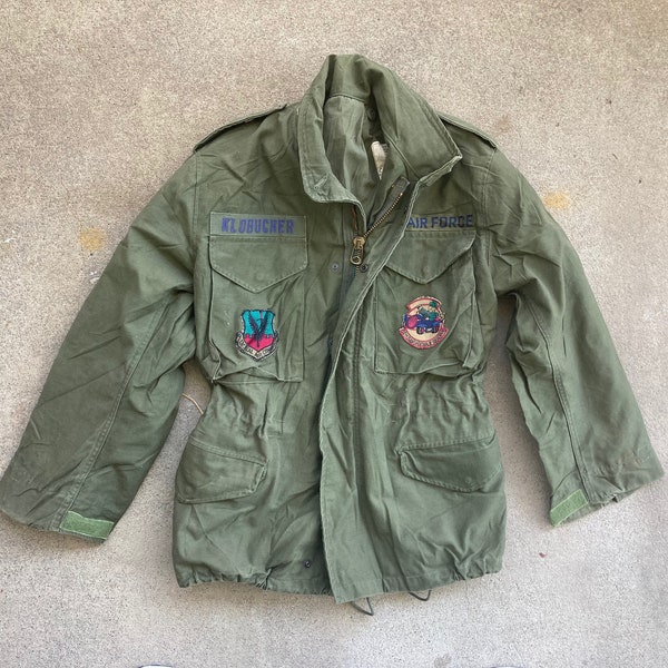 Vintage 1980s M-65 Green Army FIELD JACKET Size Extra Small Short Post Vietnam Era Patches Military Air Force M65 Coat