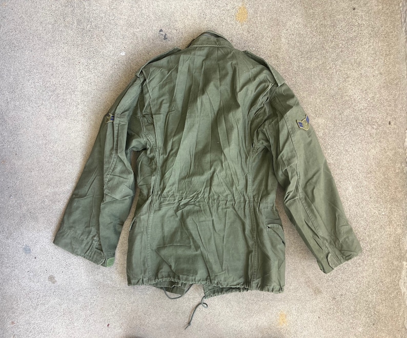 Vintage 1980s M-65 Green Army FIELD JACKET Size Extra Small Short Post Vietnam Era Patches Military Air Force M65 Coat image 5