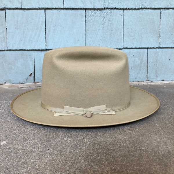 Vintage 1960er Stetson OPEN ROAD Twenty Tan Fellfilz Fedora Hut Größe 7 1/8 Medium Exzellenter Zustand Sovereign Western Cowboy LBJ Hipster