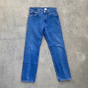 Jeans vintage Levis 501 Denim com botões 28 x 31 hipster namorado roupa de trabalho