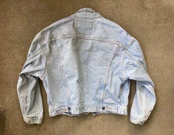Vintage 1990s LEVIS 70598 Distressed Denim Work JEAN JACKET Vintage 1990s LEVIS 70598 Distressed Denim Work JEAN JACKET