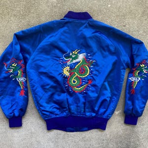 Vintage 1980s KOREA Embroidered Dragon Blue Nylon Satin Tour Vintage 1980s KOREA Embroidered Dragon Blue Nylon Satin Tour