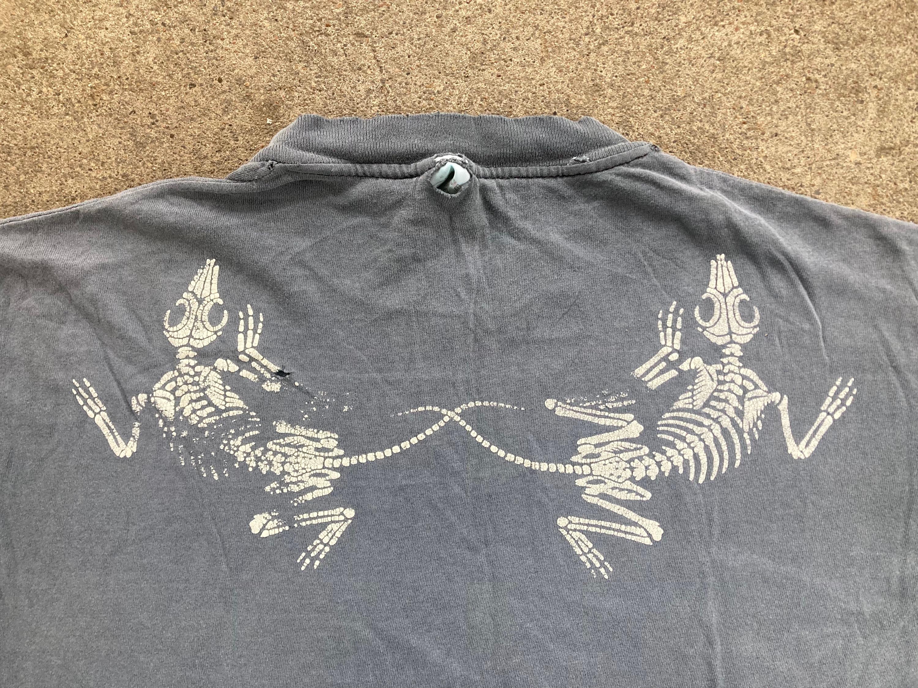 Vintage 1980s POWELL PERALTA Lizard Bones Black T-SHIRT Size