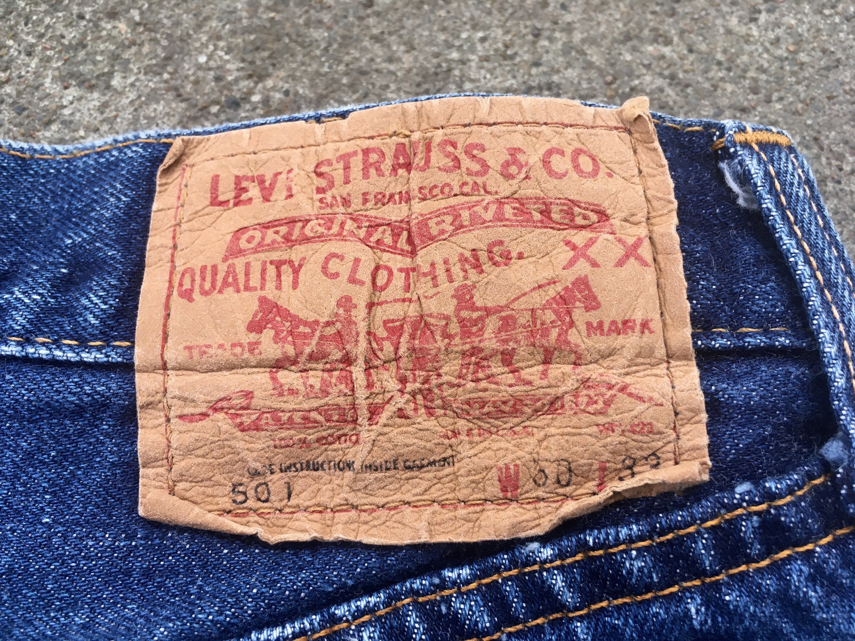 Vintage 1970s LEVIS 501 Single Stitch Redline #6 Button DARK