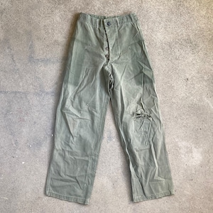 ヴィンテージ 1940 年代 1950 年代 陸軍 HBT 戦闘ズボン パンツ サイズ 26 x 28 改良カーゴ ヘリンボーン ツイル WW2 韓国軍 ボタンフライ コットン