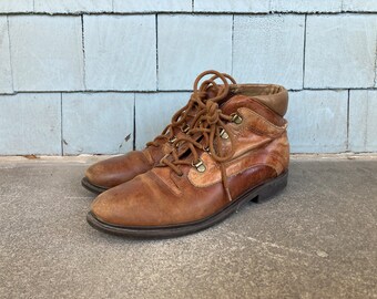 Vintage 1990s Womens MOBILITY Distressed Brown Leather Ankle BOOTS Size 9 Grunge Hipster Hiking