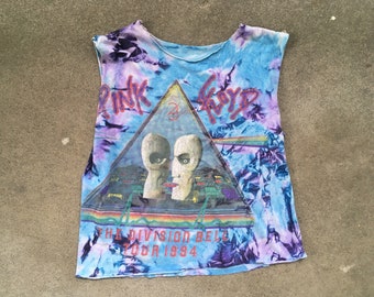 Vintage 1990s PINK FLOYD Division Bell 1994 Tie Dye All Over Print Cotton Concert Tour T-Shirt Sz Extra Large 46 Single Stitch World Cropped
