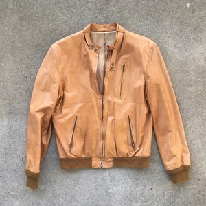 ヴィンテージ 1970 年代 SCULLY ライトブラウン レザー ディストレスト バイカー モーターサイクル ジャケット サイズ S 38 カフェ レーサー ジップアップ ハーレー ダビッドソン ブコ