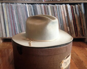 Bernard Hats's favorite items - Etsy