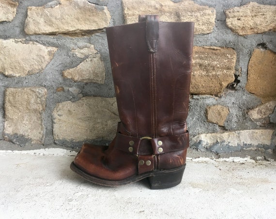 Vintage 1970s Womens Distressed Brown Leather Engi