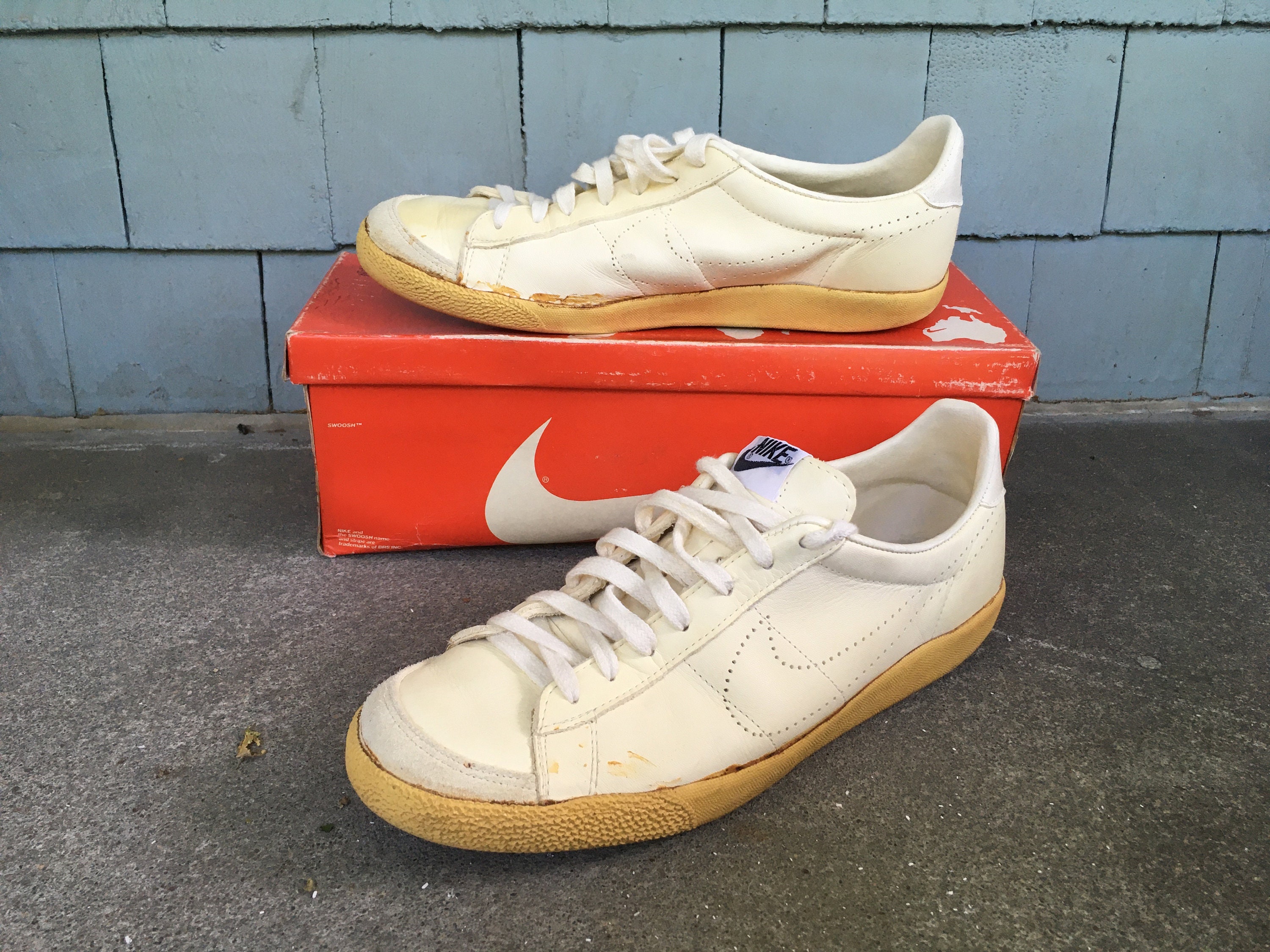 ヴィンテージ 1980 年代 NIKE WIMBLEDON ホワイト レザー ヴィンテージ 1980 年代 NIKE WIMBLEDON ホワイト レザー
