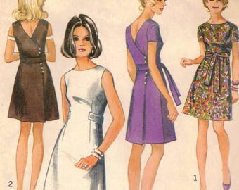 70s Round Neck Dress & Belt V Back Button Closure Sleeveless or Short Sleeve Easy to Sew Vtg Simplicity Jiffy 8827 Sewing Pattern Misses 10