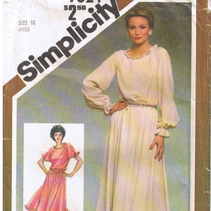 Vintage jaren &#39;80 jaren 1980 Softly Gathered Dress Elastic Waist Dress Neck Ruffle Raglan Sleeve Tie Belt Simplicity 9824 Naaipatroon mist maat 10