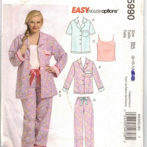 Op de afbeelding: Een naaipatroon voor een pyjama met een lang mouw shirt en broek. Het patroon is voor maten 8-10-12. Het patroon heet "Easy Endless Options" en is van McCall's.