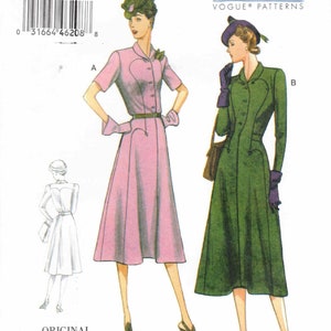 Pode incluir: Padrão de costura vintage Vogue para um vestido com decote em forma de coração. O padrão é para um vestido com um corpete ajustado e uma saia cheia. O padrão é de 1939 e inclui dois estilos diferentes. O padrão é etiquetado como "V9127".