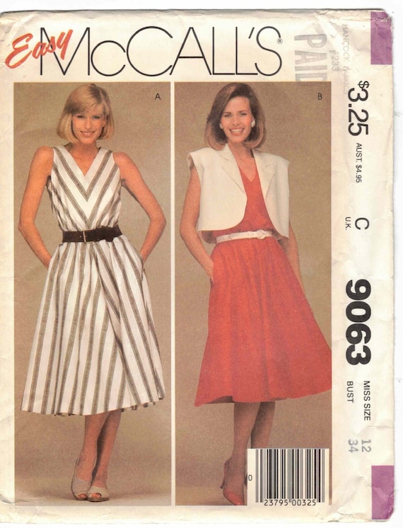 Veste sans manches et robe à col en V avec taille élastique