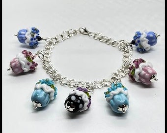 Baker's Delight, cupcake bracelet, baker bracelet, cupcake jewelry, Artisan lampwork cupcake bracelet, baker's jewelry,