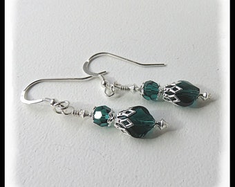 2480 May Birthstone earrings, Emerald crystal earrings, Green earrings, Emerald crystal jewelry, May birthstone jewelry, gifts for her,