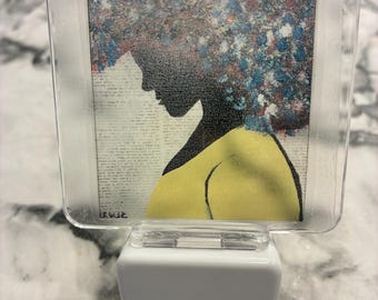 Handbemaltes afrozentrisches Nachtlicht | Schwarze Frau mit floraler Silhouette als Wohndekoration