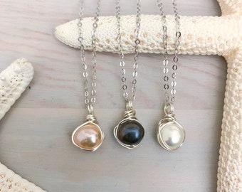 Simple Freshwater Pearl Pendant Necklace