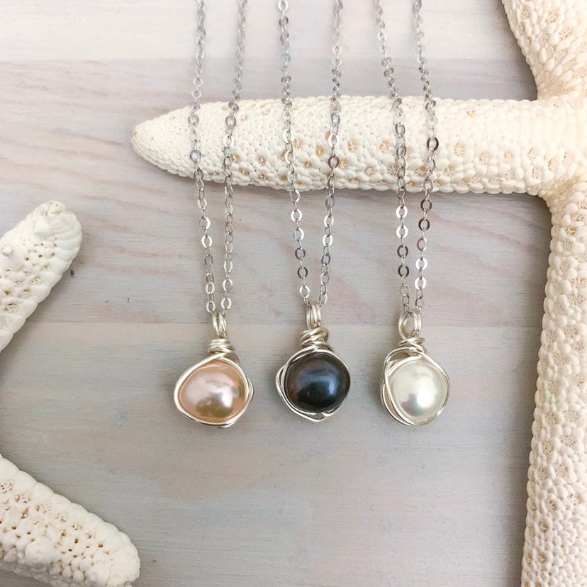 Simple Pearl Pendant Necklace Black 