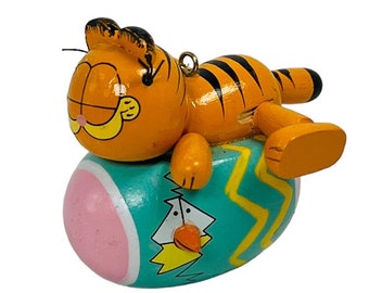 1980s Garfield Wooden Easter Ornament With Cracked Chick Egg