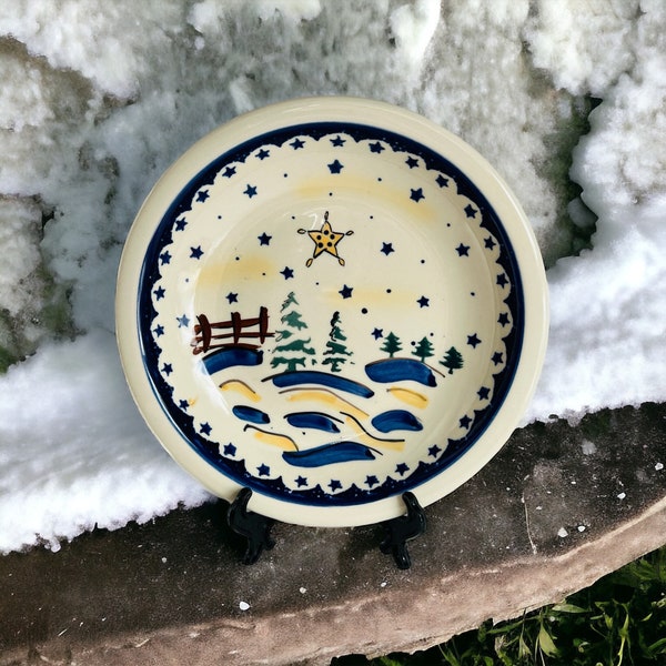 Boleslawiec Polish Pottery 9" Shallow Bowl In Winter Wonderland Pattern