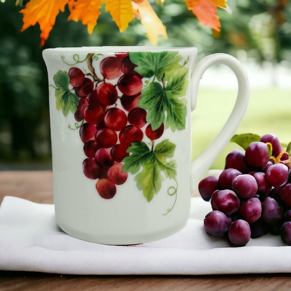 1994 Royal Doulton Vintage Grape English Breakfast Mug