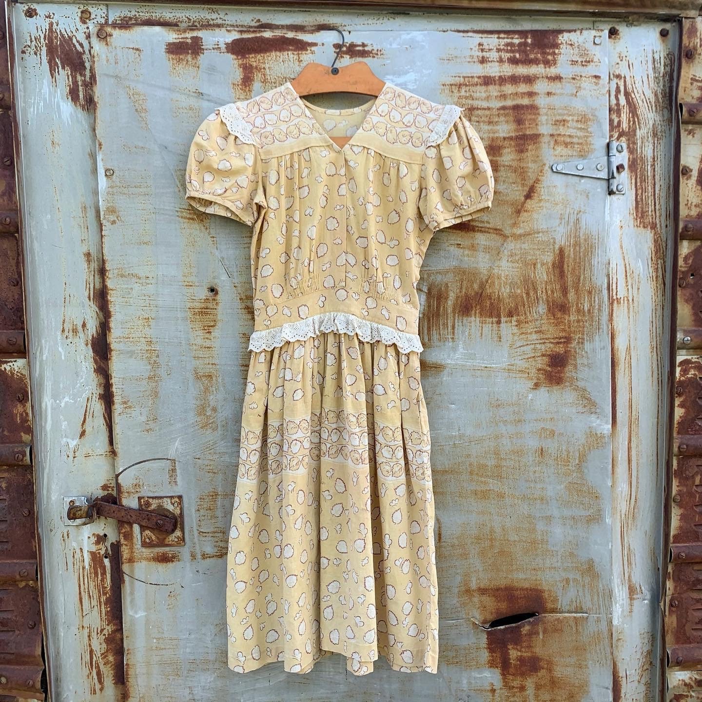 Vintage 1930s 40s Novelty Print Yellow ...