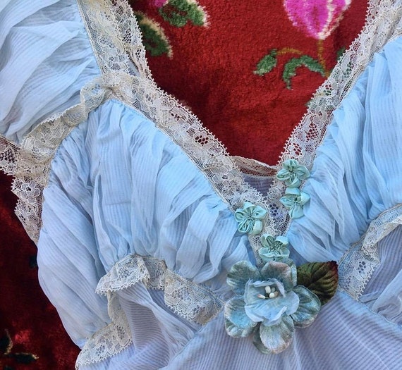 Elegant 1950's Night Gown