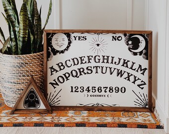 Ouija Sign and Planchette Tri