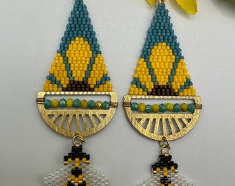 Sunflower with bee brickstitch earrings