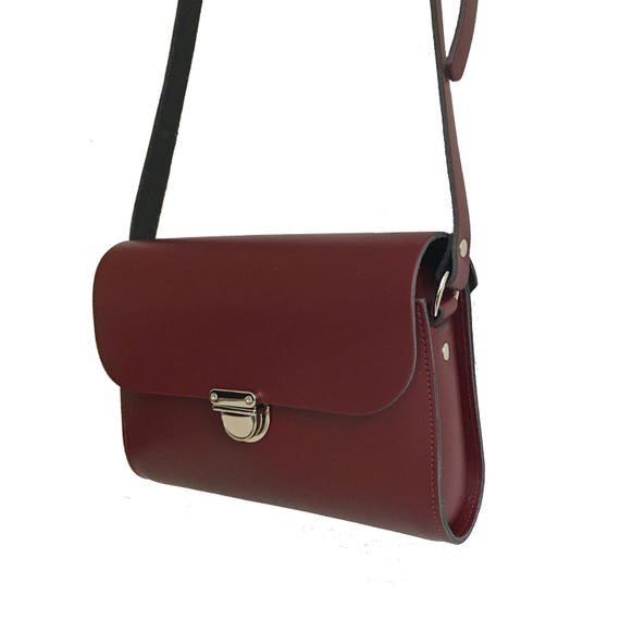 Petit À Bordeaux En Femme Uni Cuir Cadeau Bandoulière Sac Royaume Elle Fait La Main Rouge Pour Au shxQrdCt