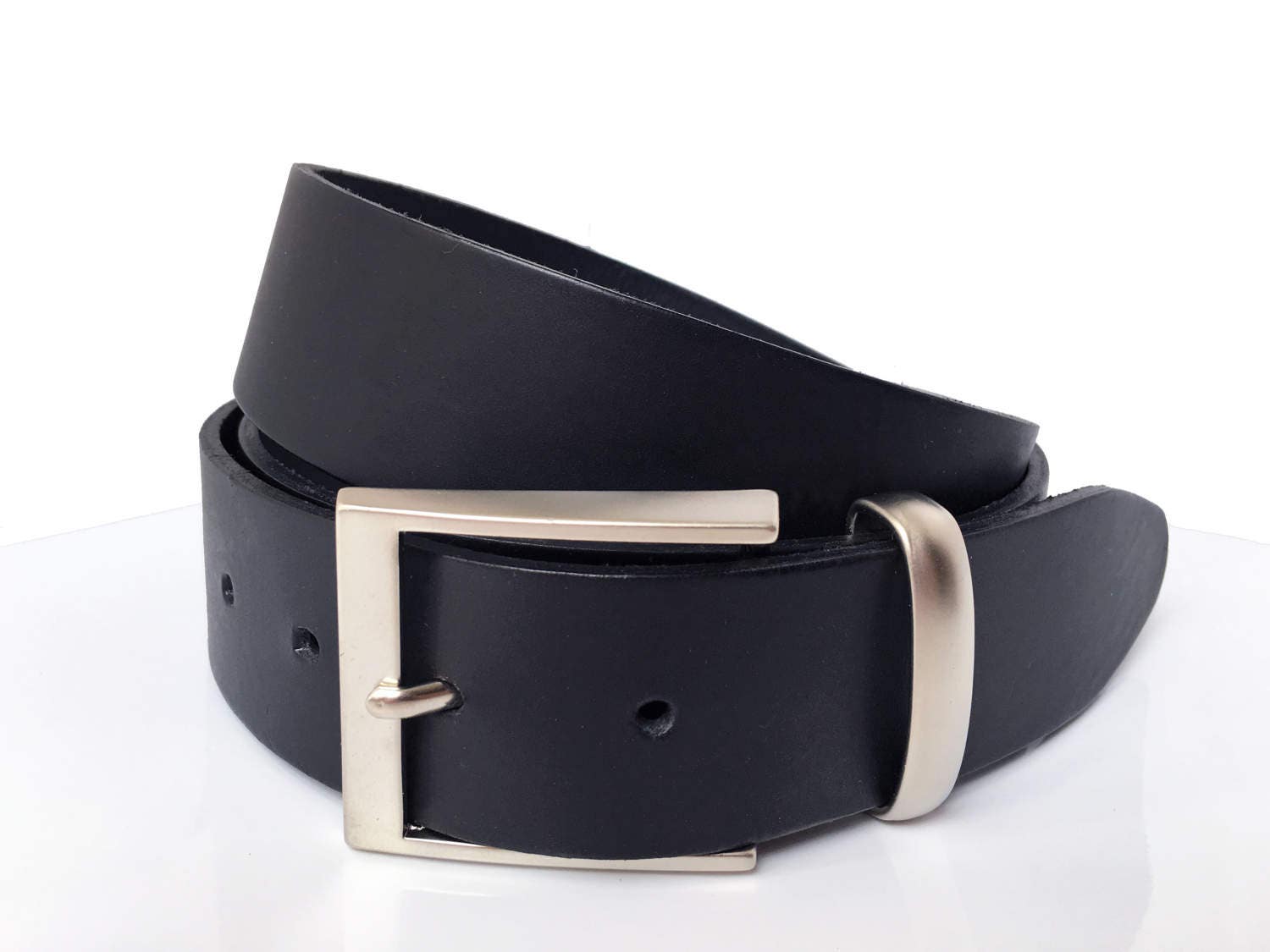 Mens and Womens Black Leather Belt - Modern Matt Silver Buckle - 1 1/2