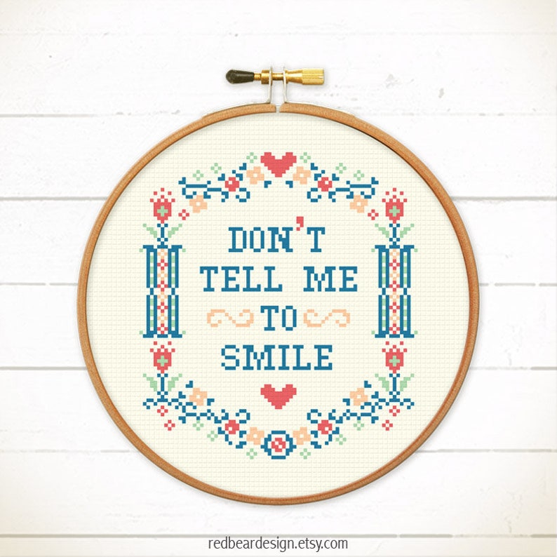 Modern cross stitch pattern. Funny needlepoint pattern. Quote cross stitch. Feminist cross stitch. Don't tell me to smile. Redbeardesign imagem 3