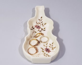 Violin Ring Dish: Ceramic Jewelry Tray with Floral Design in Pink
