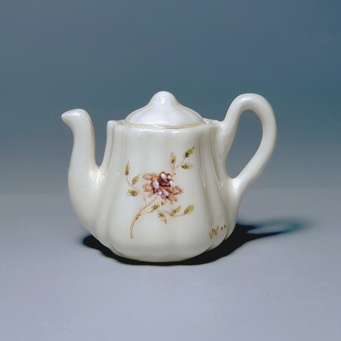 Miniature teapot clock Vintage table clock Small desk clock Etsy