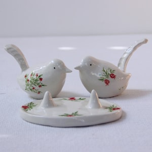 Bird salt & pepper shakers Ceramic salt shaker White ceramic salt and pepper shakers Pottery handmade salt shaker, Set salt and pepper Birds