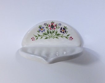 White ceramic wall soap dish, Soap holder, wall mounted soap dish Soap tray Bathroom decor, Retro vintage style Handmade Pink purple flowers