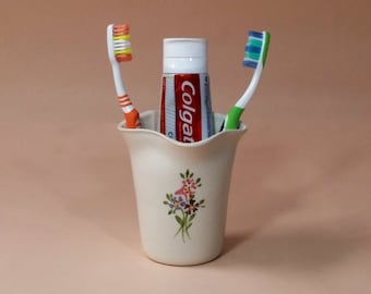 Toothbrush holder, Ceramic toothbrush holder, bathroom accessories, white ceramic bathroom set, pink purple flowers, made in retro style