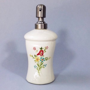 Soap dispenser, White ceramic soap pump, lotion pump, lotion dispenser, handmade, retro vintage style, gift for her, liquid soap dispenser