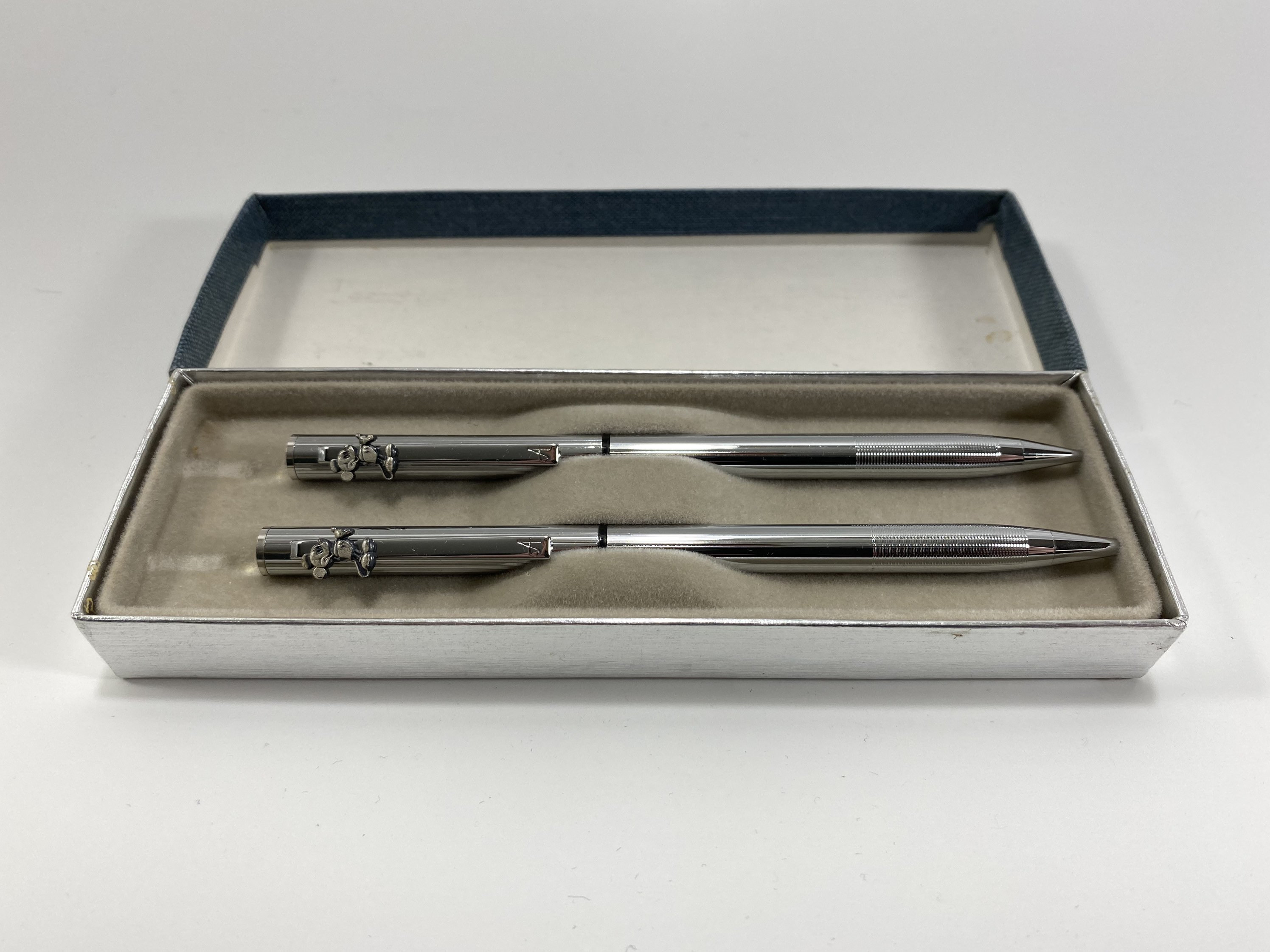 Disneyland Anson ペン Anson Gold Tone Pen W/desk Stand 50 Happy Years Anniversary