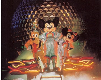 EPCOT Center Character 5x7 Photo in Front of Spaceship Earth From