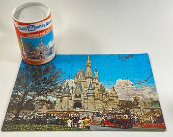 Walt Disney World Ready to Mail Jigsaw Puzzle of Main Street Hub and Cinderella Castle - A GUI Product - 100 Pieces - 13 in x 10 in